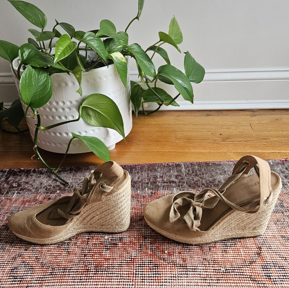 Express Sandals - Picture 4 of 6